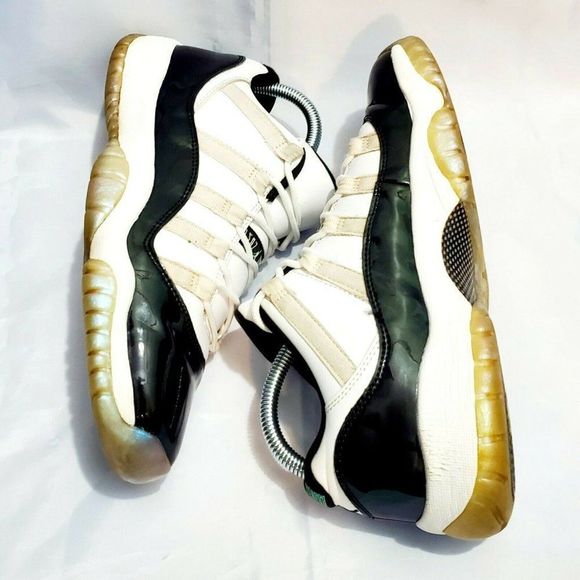 Air Jordan 11 Retro Low Emerald 2017 - Size 7y women's 8.5, 528896 145 - Picture 6 of 11